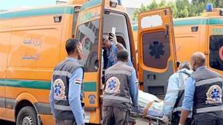 سيارة مسرعة تدهس 5 أشخاص...