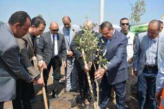 وزير التنمية المحلية ومحافظ بنى...
