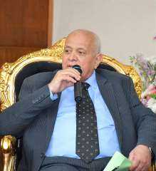 عميد معهد الدراسات الإسلامية يثمن...