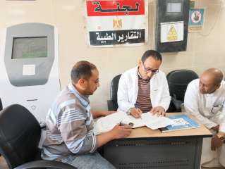 محافظ أسوان يتابع : توقيع...