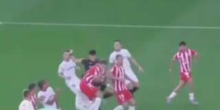 الأطباء يسمحون لياسين بونو بمغادرة...
