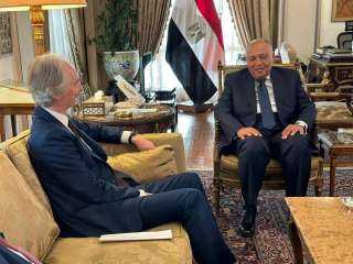 وزير الخارجية يستقبل مبعوث الأمم...