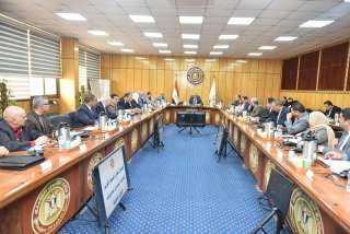 وزير القوى العاملة : تعيين...
