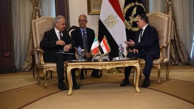 وزير الداخلية يستقبل نظيره الإيطالي