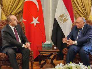 اجتماعا ثنائيا مغلقا بين وزيرى...