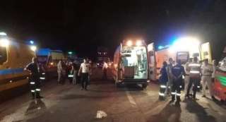 إصابة 14 شخصا في حادث...
