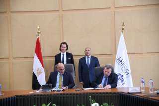 وزير النقل يشهد توقيع البروتوكول...