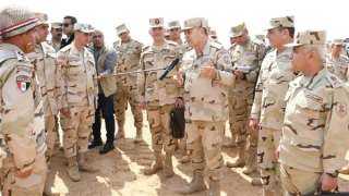 رئيس أركان القوات المسلحة يشهد...