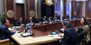 رئيس الوزراء يلتقي وفدا فرنسيا...