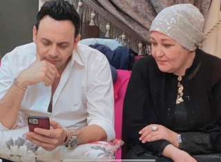 شاهد.. مصطفى قمر يمازح جمهوره...