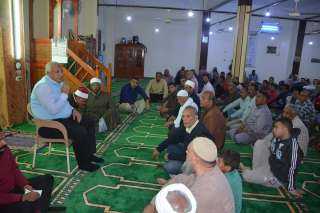 عقب صلاة التراويح .. محافظ...
