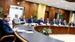 وزير البترول: تعزيز التعاون مع...