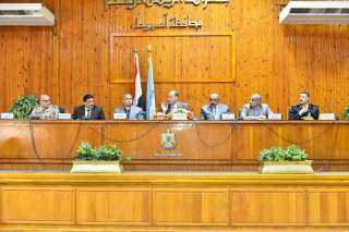 محافظ أسيوط يترأس اجتماع المجلس...
