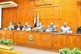 محافظ أسيوط: المجلس التنفيذي يوافق...