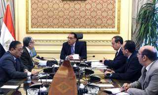 رئيس الوزراء يتابع موقف تنفيذ...