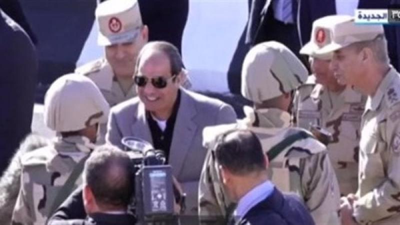السيسي مع مقاتلي شرق القناة