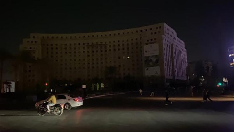 إطفاء أنوار الأعمدة بشوارع القاهرة