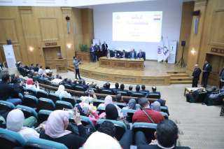 وزير الصحة يشهد القرعة العلنية...