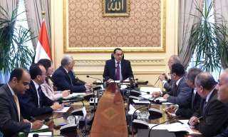 رئيس الوزراء يتابع الموقف التنفيذي...