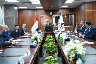 وزيرة التخطيط ورئيس مجلس إدارة...