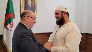 بعد فيديو القطة.. وزير الأوقاف...