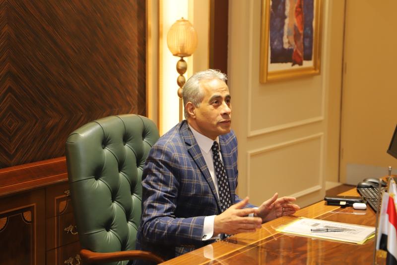 حسن شحاتة وزير القوى العاملة