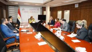 وزيرة التخطيط تلتقى رئيس شركة...