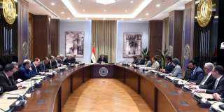 رئيس الوزراء يتابع الموقف التنفيذي...