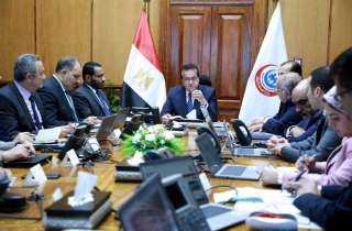 وزير الصحة يترأس غرفة الأزمات...