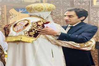الرئيس السيسي يهنيء الجالية المصرية...