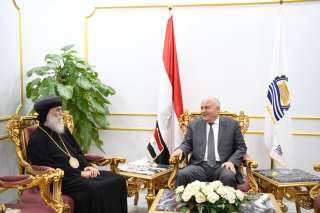 محافظ قنا يستقبل المطران بيمن...