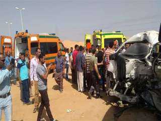 مصرع شخص وإصابة 21 فى...