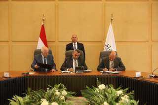وزير النقل يشهد توقيع اتفاقية...