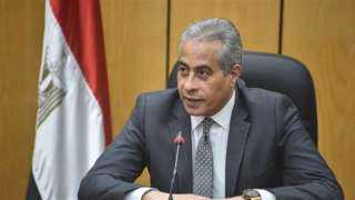 وزير القوى العاملة يقدم التهنئة...