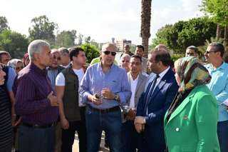 وزير الرى يتفقد أعمال تطهير...