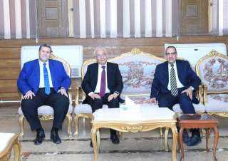 وزير التربية والتعليم يزور محافظة...