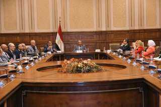 وزير الإنتاج الحربي يستعرض مهام...