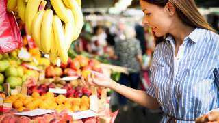 نستعرض أسعار الفاكهة بسوق العبور...