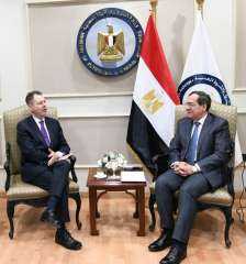 وزير البترول يستقبل السفير الأسبانى...