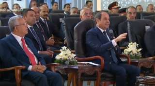 السيسى يشهد عرضا لنماذج المبادرة...