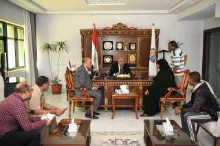 محافظ قنا يستقبل 75 مواطن...