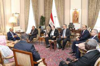 شكرى يستقبل المبعوث الخاص لرئيس...