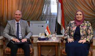 وزيرة التضامن تلتقي المدير التنفيذي...