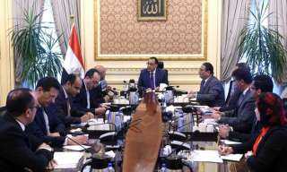 رئيس الوزراء يتابع الموقف التنفيذي...