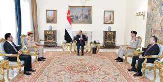 الرئيس السيسى يستقبل وزير دفاع...