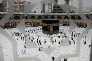 ”شؤون الحرمين” تقدم خدماتها التنظيمية...