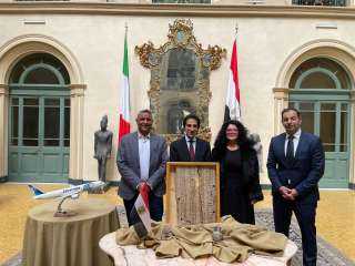 مصر للطيران  تنقل شحنة...
