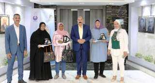 محافظ أسوان يكرم 10 طلاب...