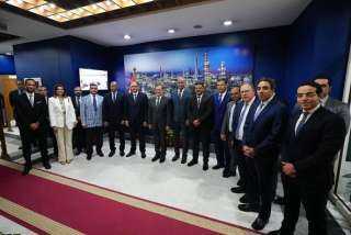 وزير البترول يعلن البدء في...