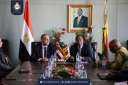 رئيس هيئة الدواء المصرية يقوم...